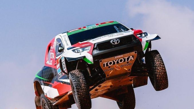Yazeed Al-Rajhi heads the FIA field in his Toyoita Hilux
