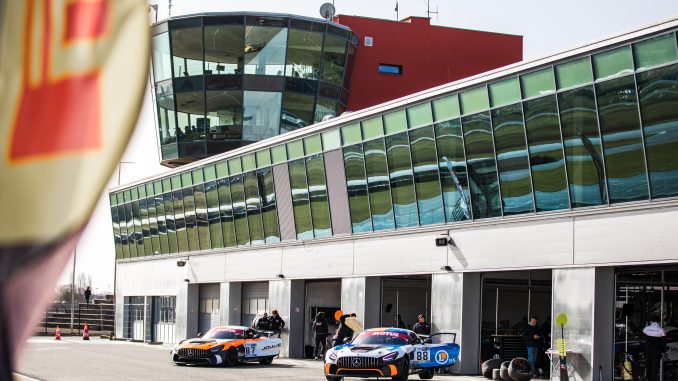 GT4 Test Day - Nogaro