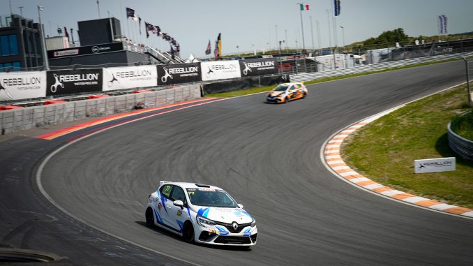 CLIO LENEUTRE ZANDVOORT