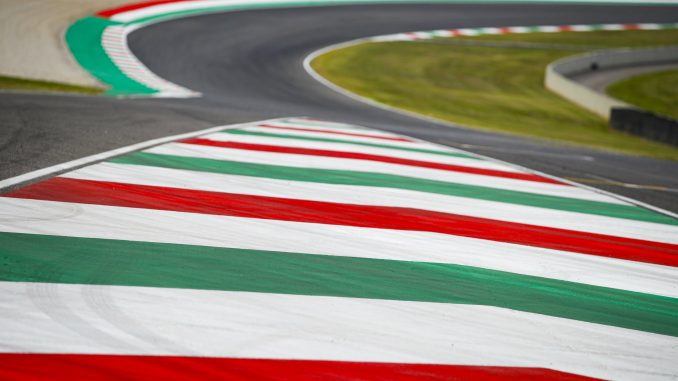 Clio_Cup_Series_-_2022_Mugello_ambiance