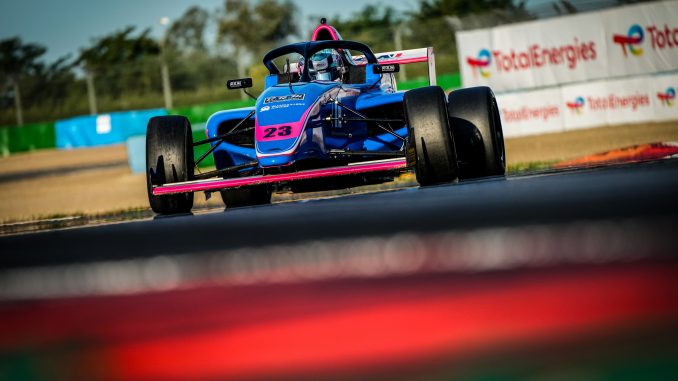 F4 ESTRE DYLAN MC1